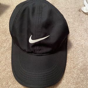 Nike featherlight baseball hat